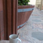 En morgonkaffe på trappen hos Astrid