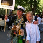 Hugo med vampyren som var ute på dagtid ;) Studenten!!!